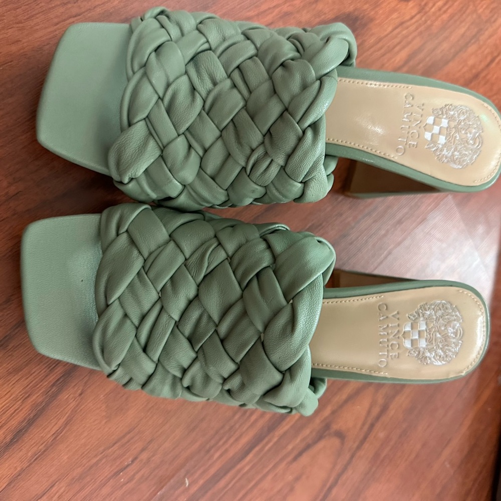 Vince Camuto Elanora Woven Platform Mule   Brand new.Size 7.